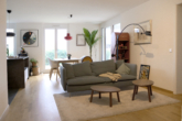 Wohnzimmer - Wunderschöne Erdgeschoßwohnung mit Garten – 110 m² / 680.000 € –